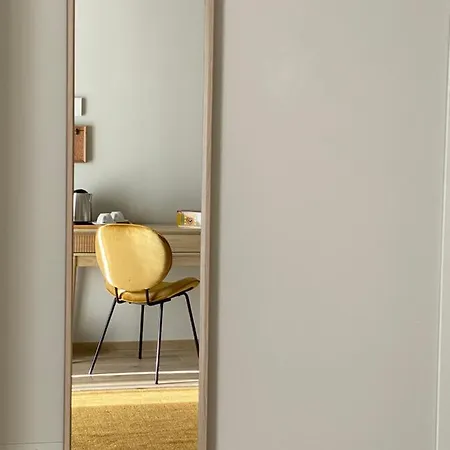16 Guest house *